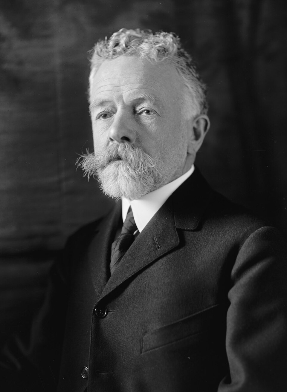 A photographed of Henry Cabot Lodge by Harris and Ewing. Curtesy of the Library of Congress.